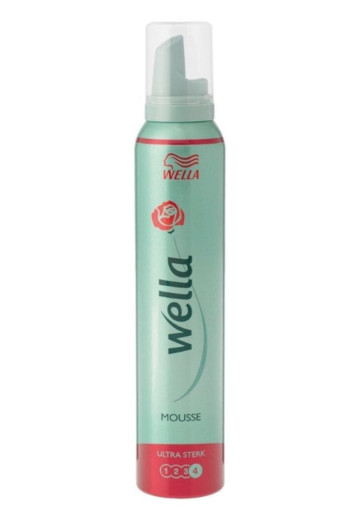 Wella Ultra strong hold mousse (200 Milliliter)